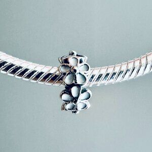 Authentic Pandora White Daisy Flower Spacer Charm 791495EN12 / Pandora Bracelet